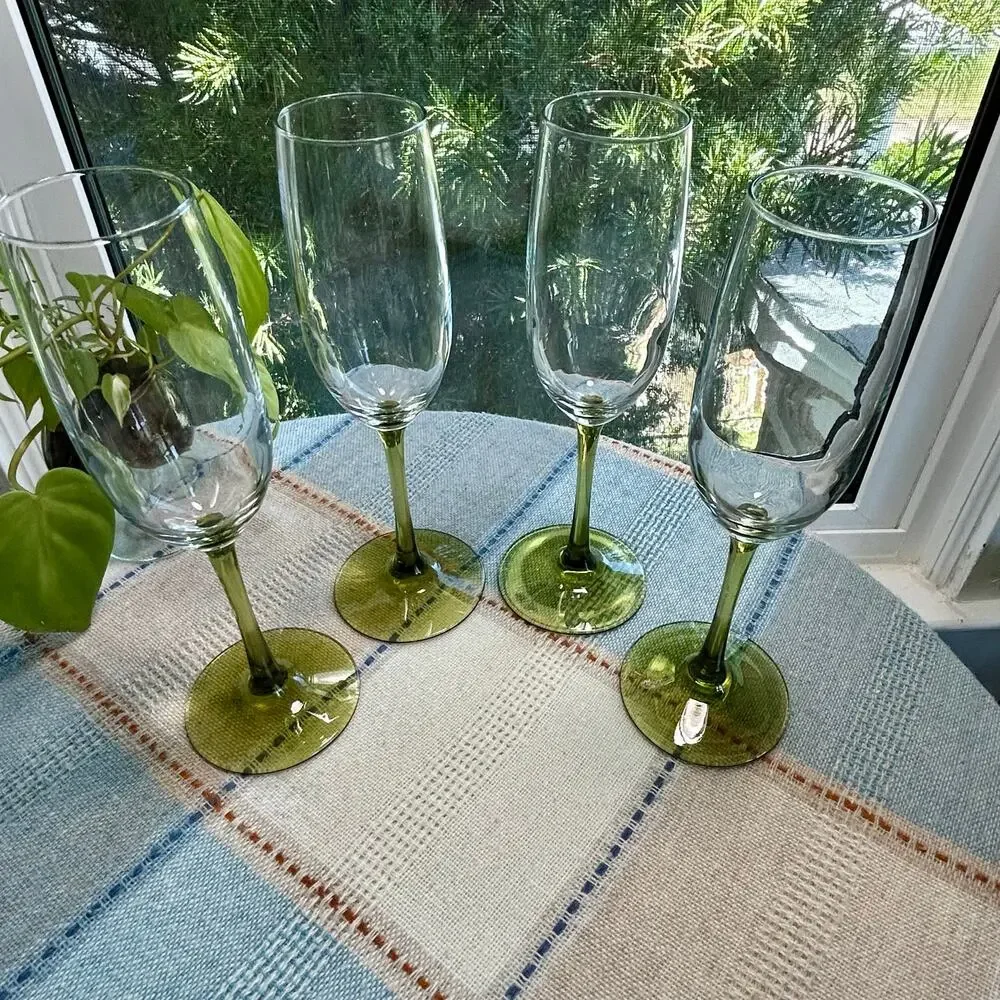 Set of 4 Pier 1 Pantiago Olive Green Champagne Flutes 9.25”
